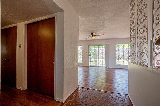 Building Photo - 4200 N Stanton St