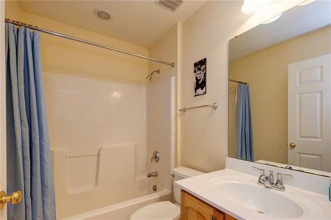 Building Photo - 612 Arbor Ct