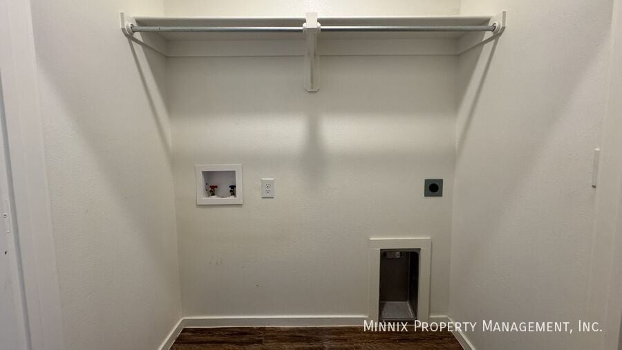 Building Photo - 2120 N Jayton Ave