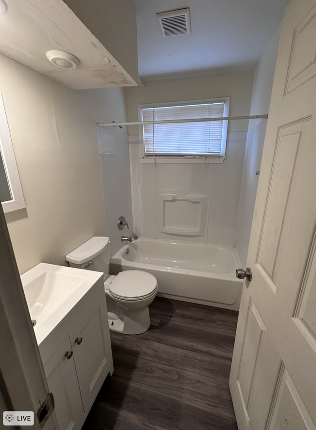 Building Photo - Modern 2 Bedroom Apartment in Prime Columb...