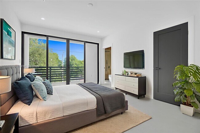 Building Photo - 5116 NW 3rd Ave