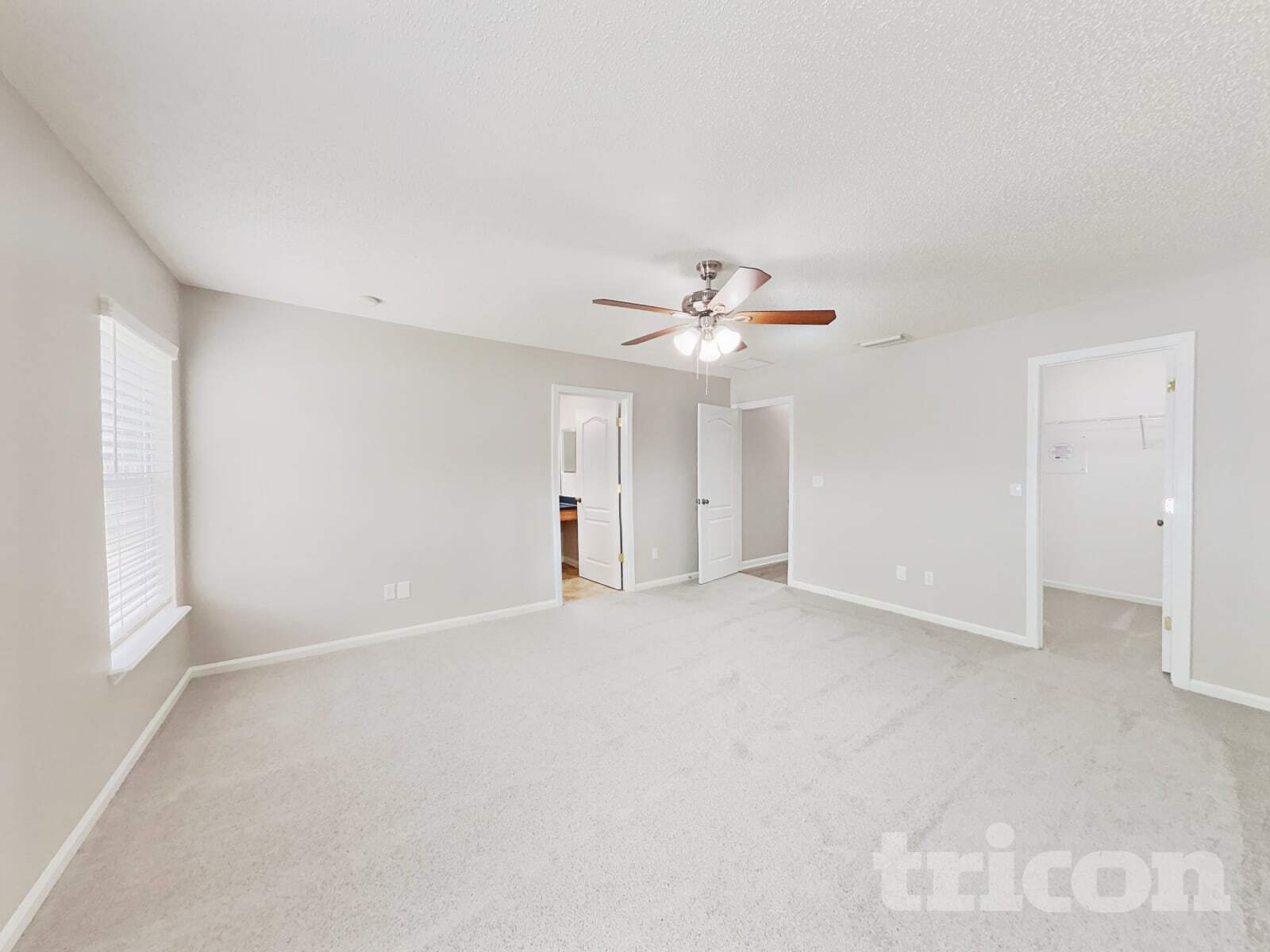 Building Photo - 6669 Southern Oaks Dr