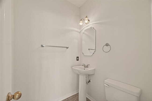 Building Photo - 3804 Dunlavy Dr