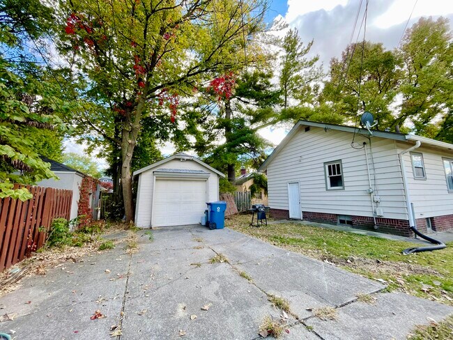 Building Photo - 720 Paxton Place