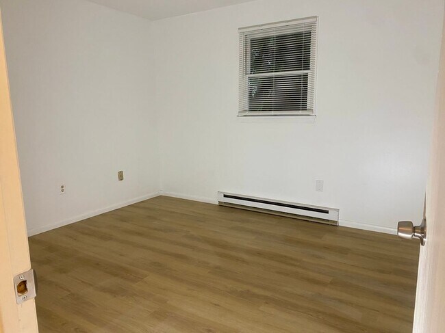 Building Photo - 848 N 16th St