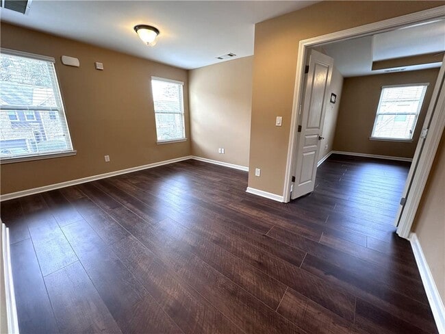 Building Photo - 2186 Hillview Dr NE