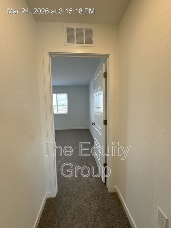 Building Photo - 2440 S Aubree St