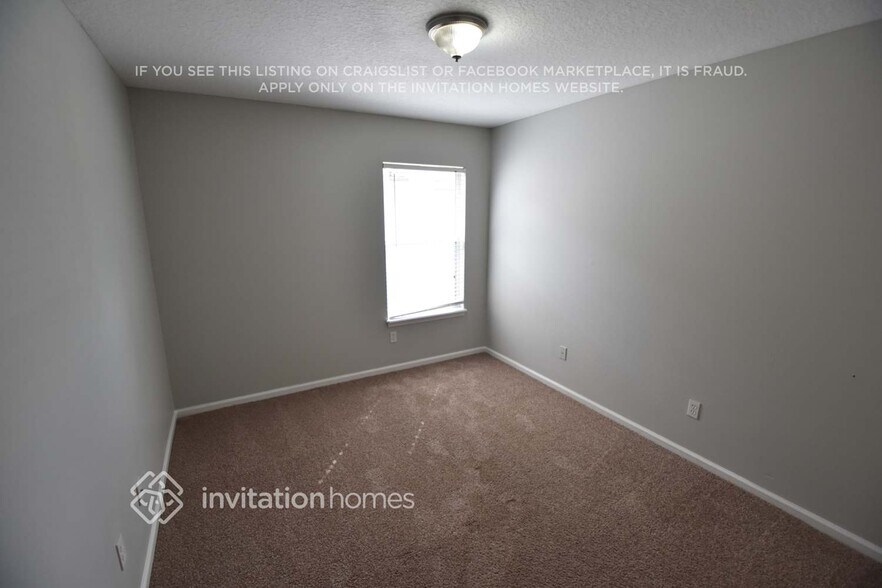 Building Photo - 2115 Trailwood Dr