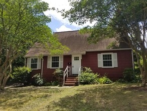 Building Photo - 702 Tanyard St