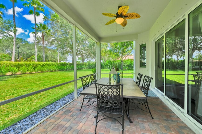 Building Photo - 4661 Manderly Dr