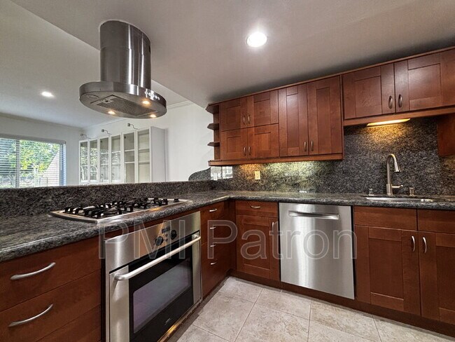 Building Photo - 7422 Seastar Dr