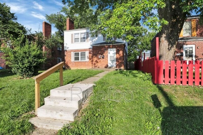 Building Photo - 397 S Chase Ave