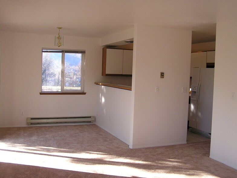 Building Photo - 240 5th St NE