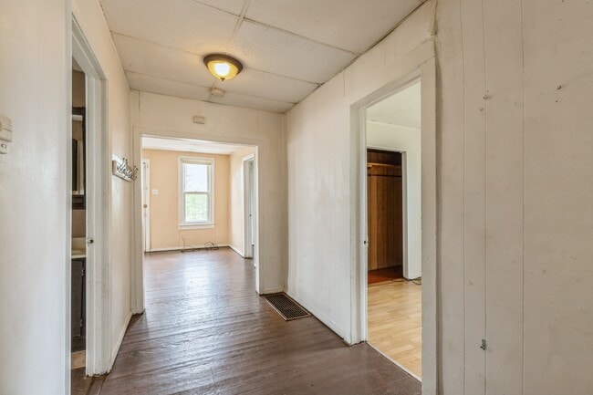 Building Photo - 223 16th Pl