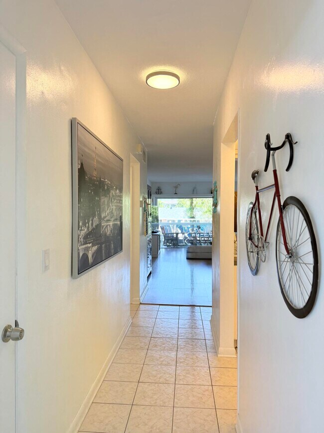 Building Photo - 470 Paradise Isle Blvd