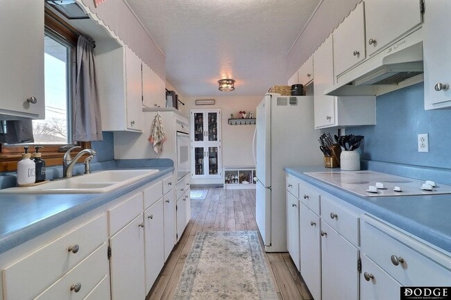 Building Photo - 2049 N Pearl St