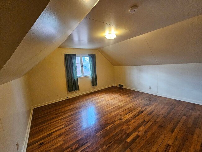 Building Photo - 303KENT