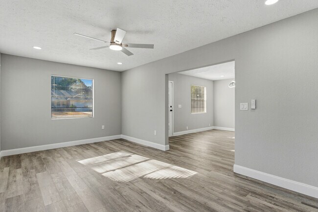 Building Photo - 229 Bonita Rd