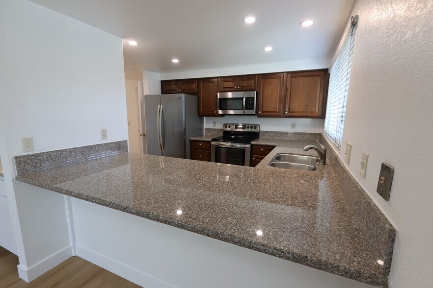 Building Photo - 4034 Nobel Dr