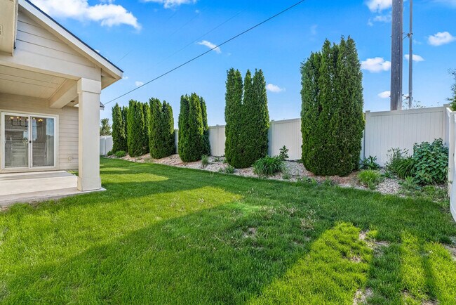 Building Photo - 3173 S Mystic Seaport Ave