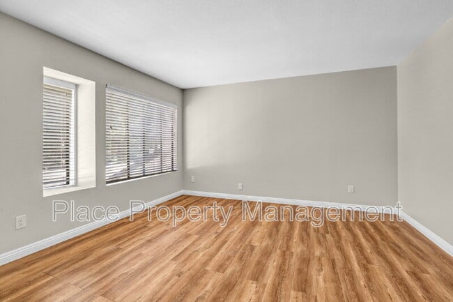 Building Photo - 3017 Plaza Lorenzo