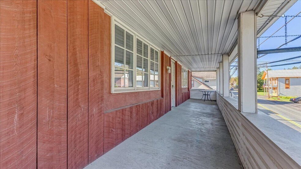 Building Photo - 960 Main St