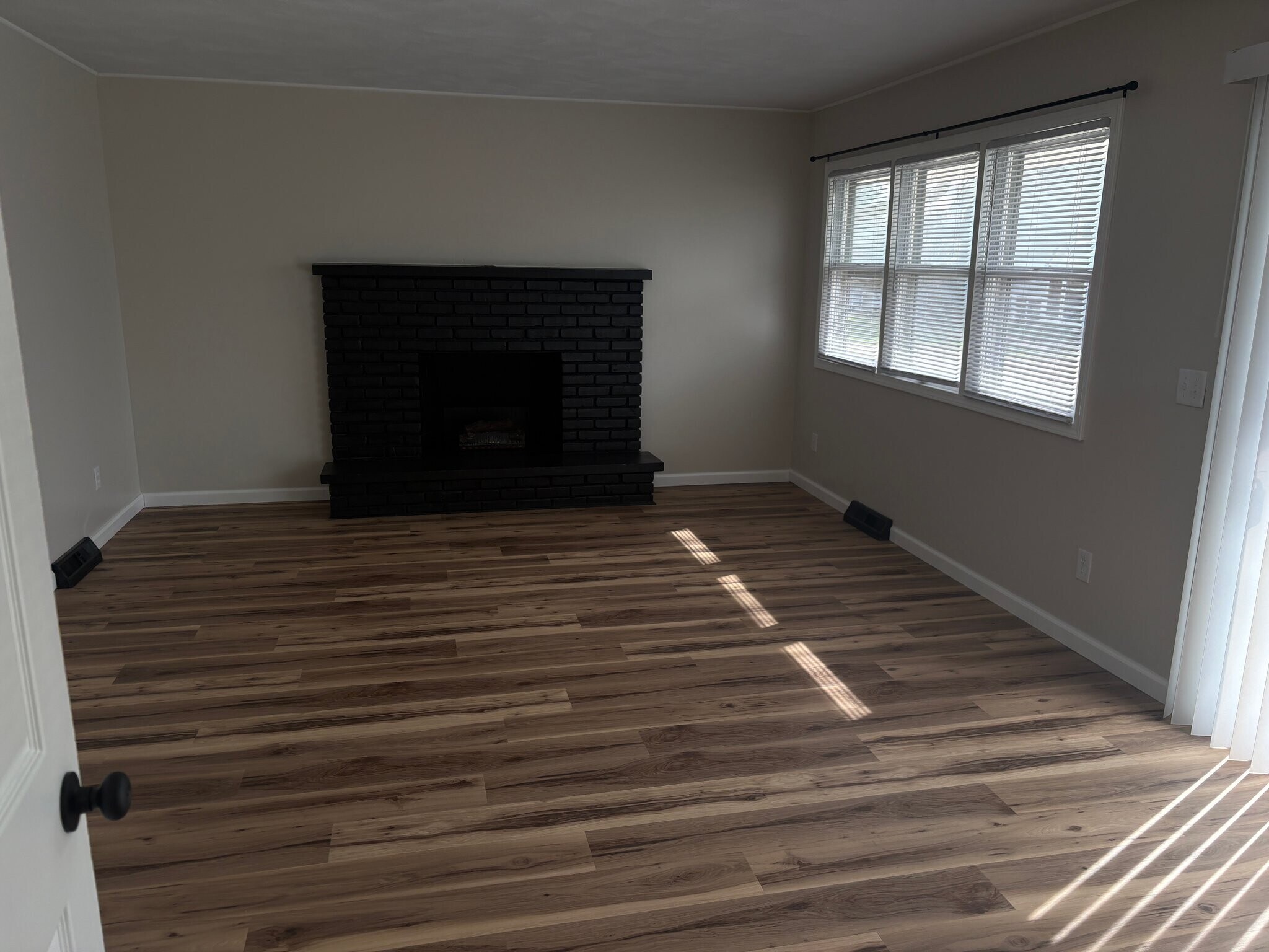 Building Photo - 26 Walnut Ct