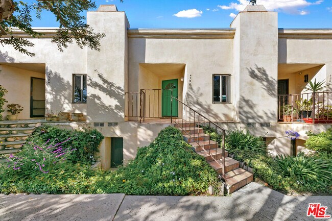 Primary Photo - 6502 Dume Dr
