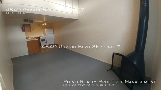 Building Photo - Cute 1 Bedroom 1 Bathroom Loft!