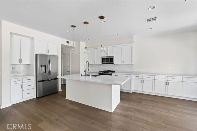 Building Photo - 216 Finch