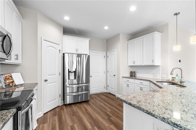Building Photo - 1319 Water Leaf Dr