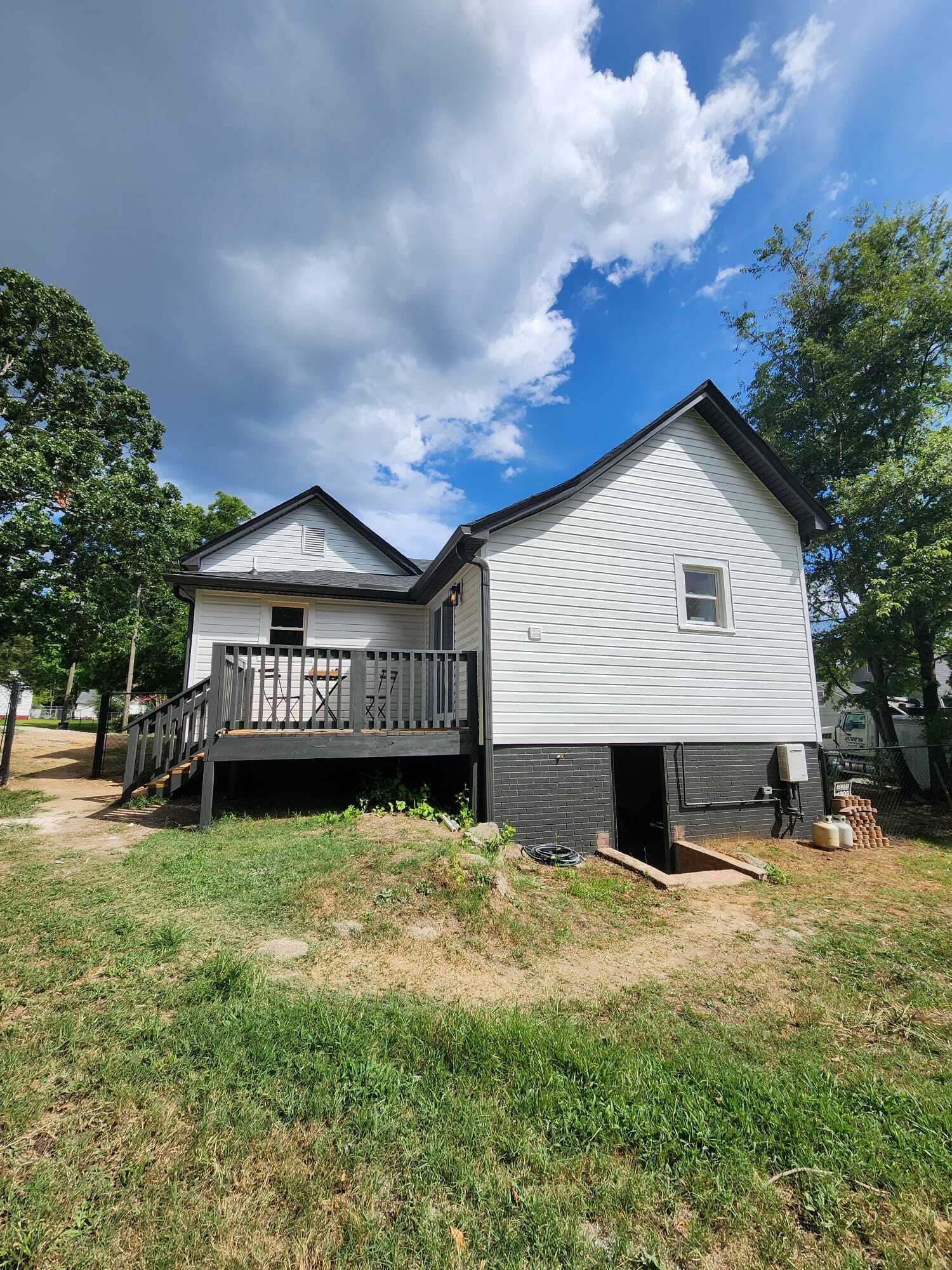 Building Photo - 1828 Maxton Ave