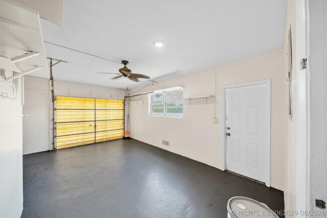 Building Photo - 4921 NW 39th St