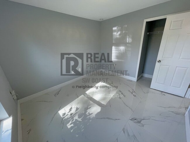 Building Photo - 5349 29th St SW