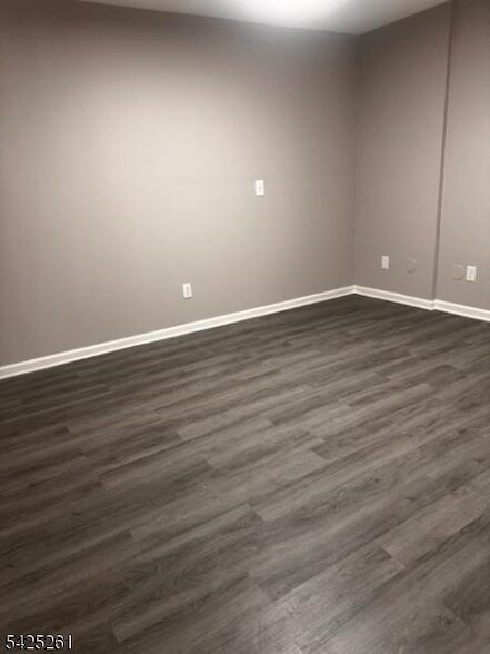 Building Photo - 81-83 Hawthorne Avenue Unit 1