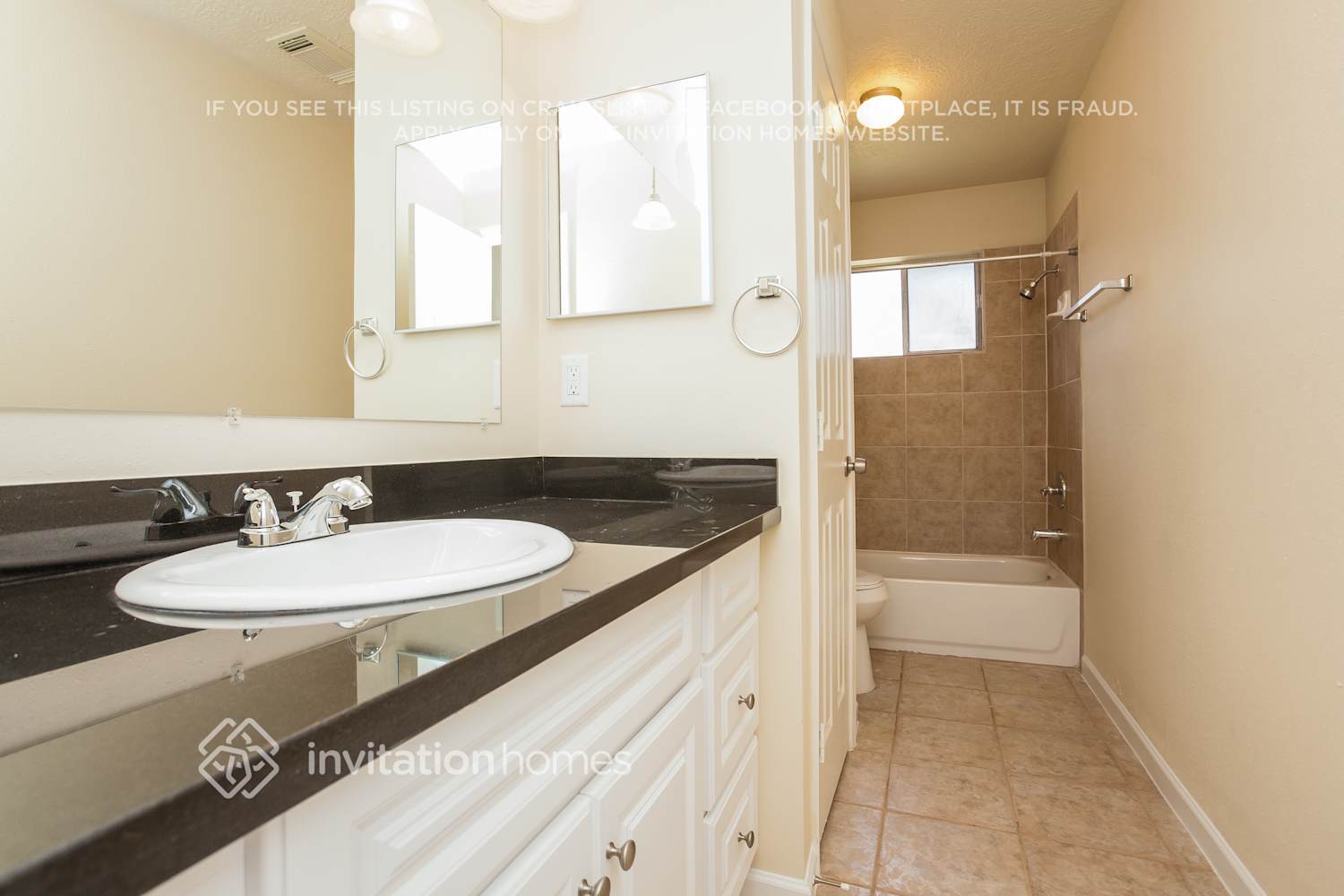 Building Photo - 16502 Oxnard Ln