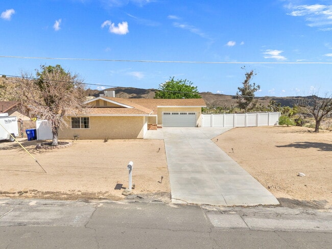 Building Photo - 56034 Desert Gold Dr