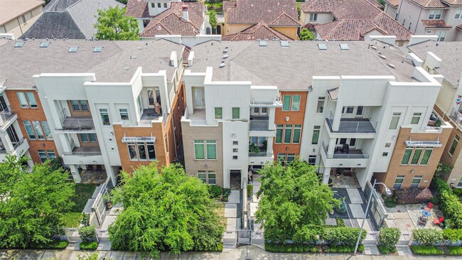 Building Photo - 5425A Hidalgo St