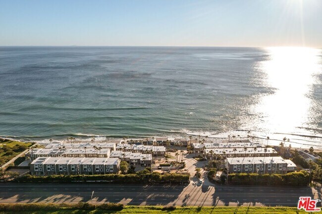 Building Photo - 11942 Whitewater Ln