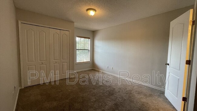 Building Photo - 4609 Playschool Dr