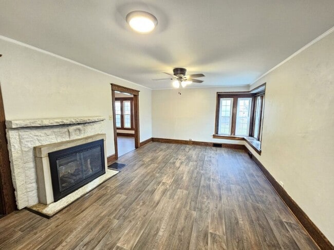 Building Photo - Updated 2 Bedroom (with flex/office space), 2.5 Bath Home with Attached Garage – $1,695/Month