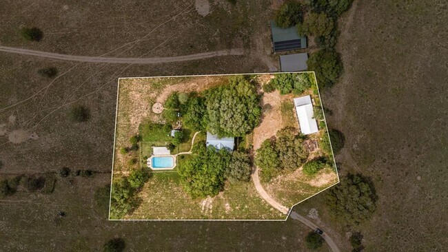 Building Photo - 12900 Newberg Rd