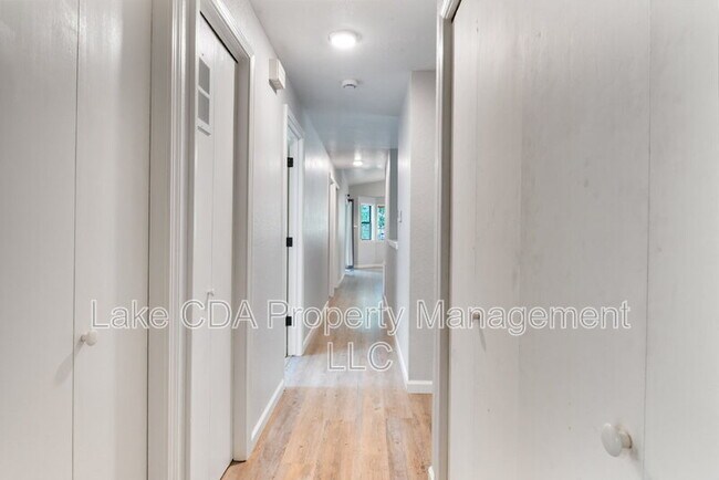 Building Photo - 13079 N Westwood Dr