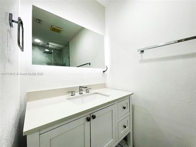 Building Photo - 1395 SW 59th Ave