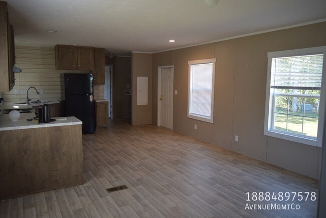 Building Photo - 239 Old Tavern Ln