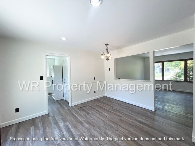 Building Photo - 3 Bed 2 Bath Ranch in Lambertville for Rent