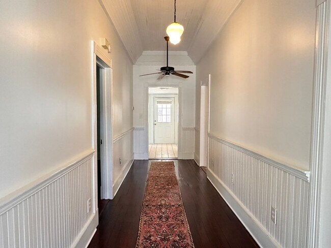 Building Photo - Historic Beauty in the Heart of Downtown Fernandina!