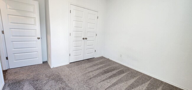 Building Photo - 4150 Admirals Bnd