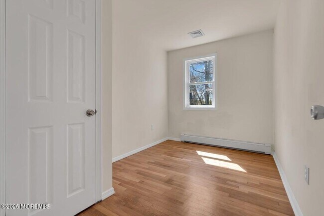 Building Photo - 34 Chadwick Ave