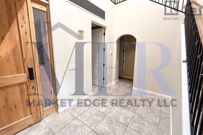 Building Photo - 3Bed/2.5Bath Townhouse w/2 Car Garage in Carefree! $399 MOVE-IN SPECIAL! Move-In Ready on 4/9/2026!